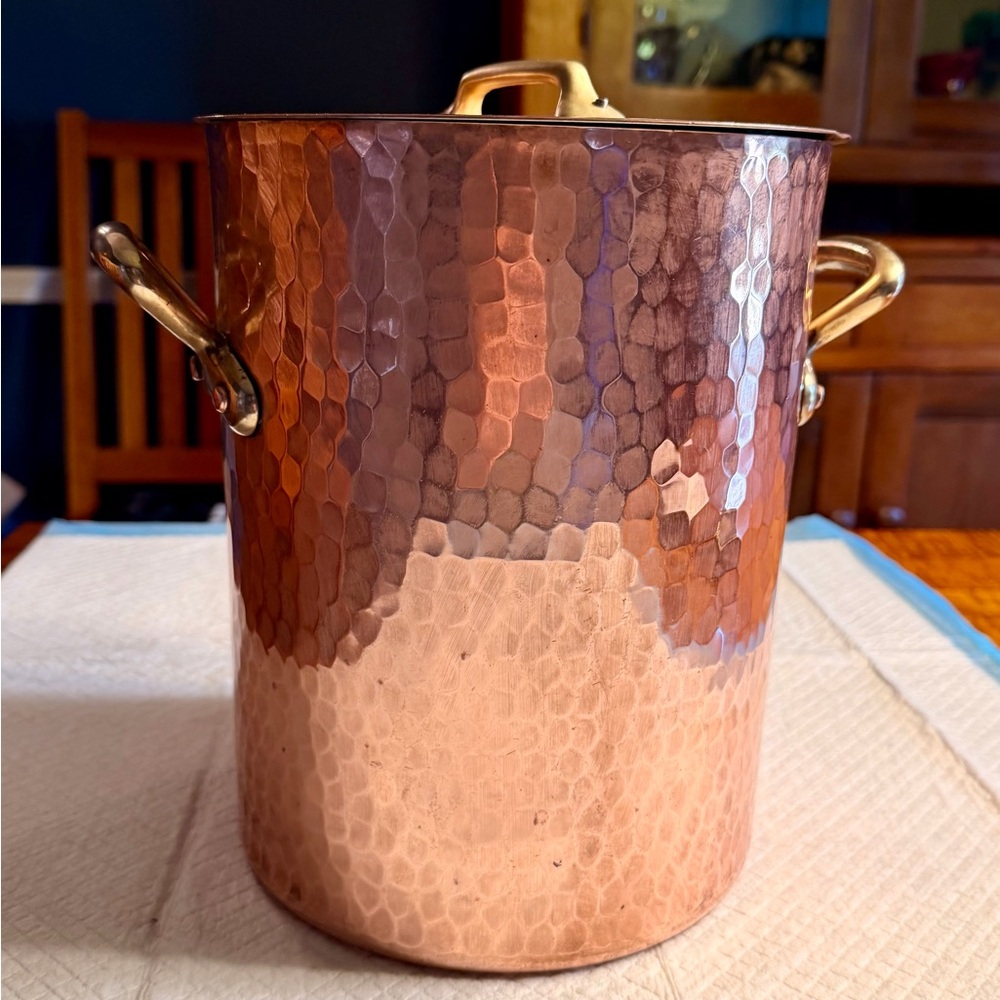 Williams Sonoma 11.5 quart, Hammered copper stock pot, with brass handles.